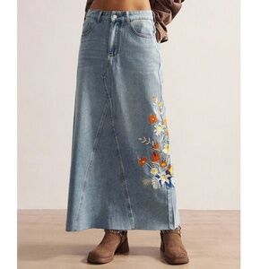 Western Floral Embroidered Light Wash Raw Hem Denim Jean Maxi Skirt